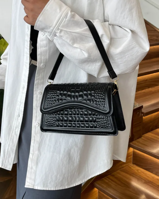 Sac à main effet croco – Élégance intemporelle