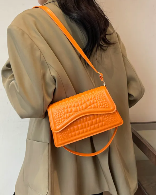 Sac à main effet croco – Élégance intemporelle