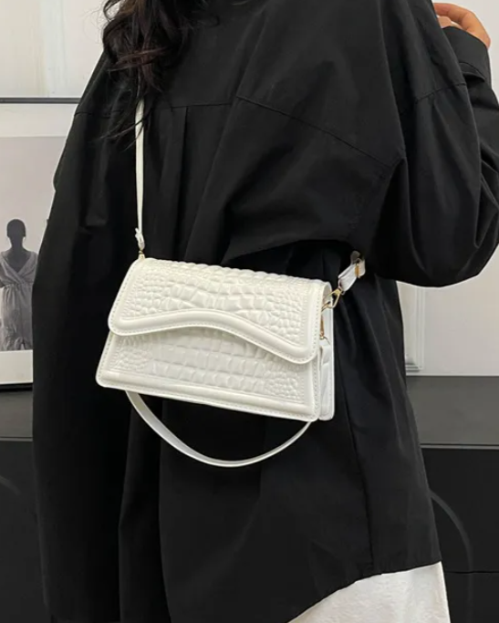 Sac à main effet croco – Élégance intemporelle